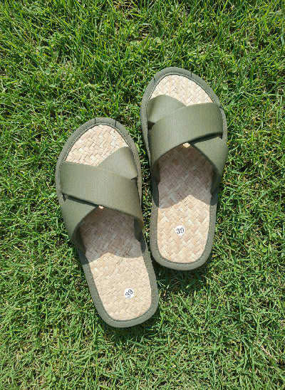 DÉP CỎ DOMINHSTORES-MÁT XA CHÂN-ĐI TRONG NHÀ-QUAI CHÉO NỮ-DC009