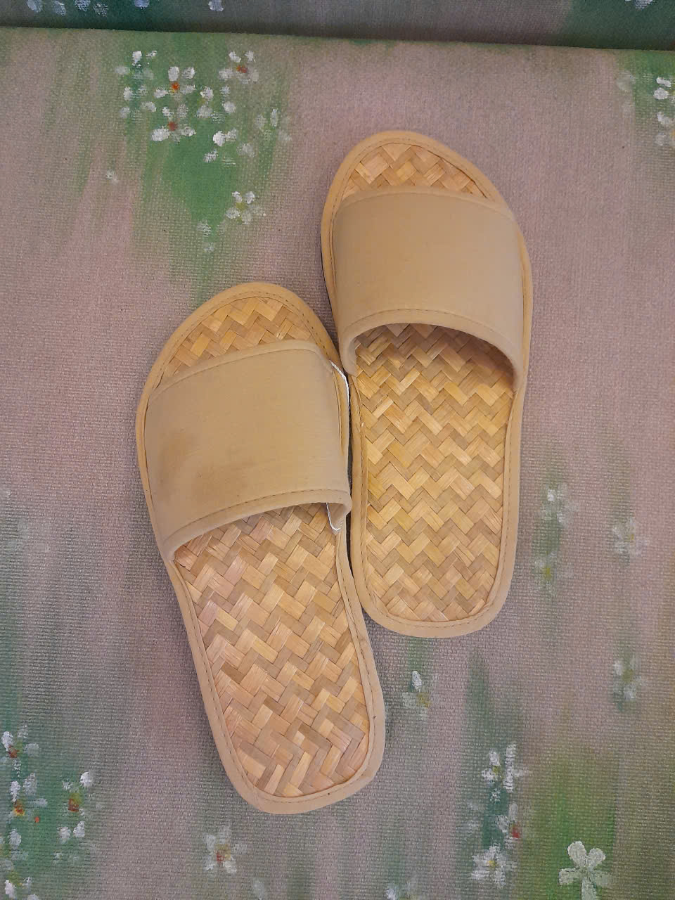 DÉP CỎ DOMINHSTORES-MÁT XA CHÂN-ĐI TRONG NHÀ-QUAI NGANG NỮ-DC010