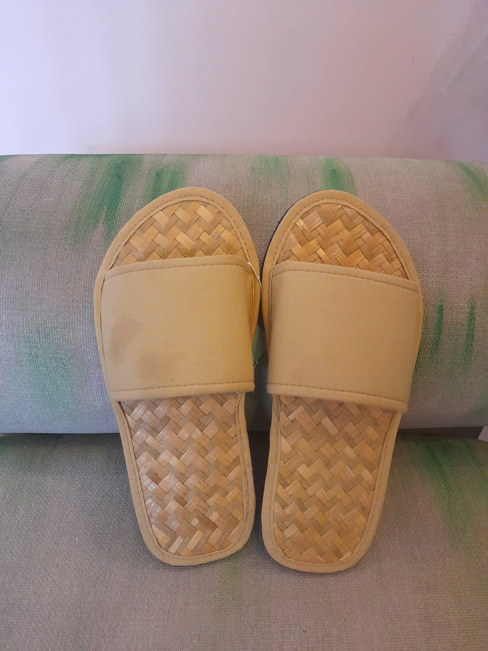 DÉP CỎ DOMINHSTORES-MÁT XA CHÂN-ĐI TRONG NHÀ-QUAI NGANG NỮ-DC010 - Hình ảnh 2